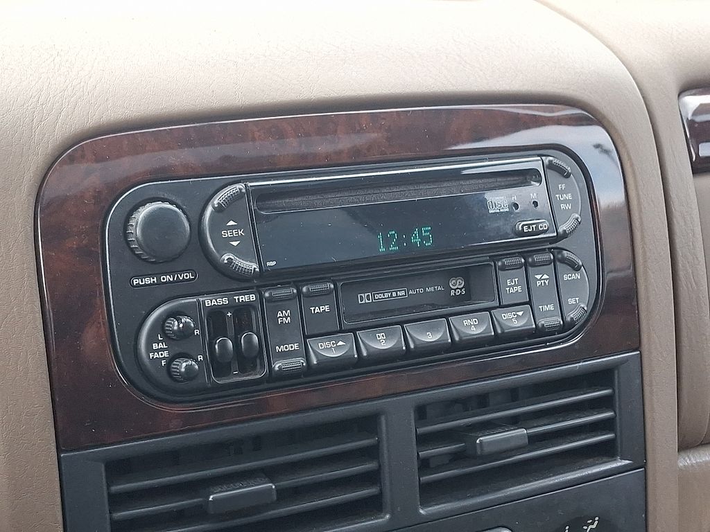 Thumbnail: 2003 Jeep Grand Cherokee - 18