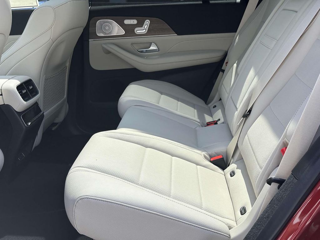 Thumbnail: 2025 Mercedes-Benz GLS - 18