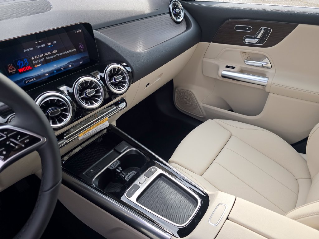 New 2026 White Mercedes-Benz GLA 250 image 26