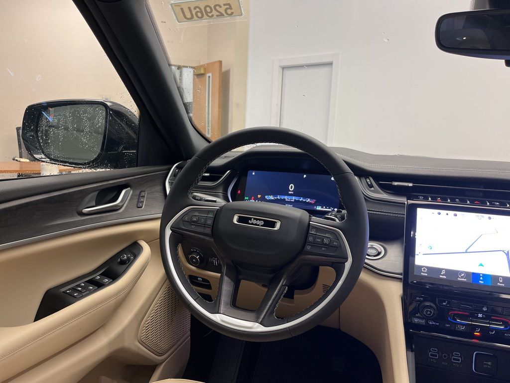 Thumbnail: 2024 Jeep Grand Cherokee - 26