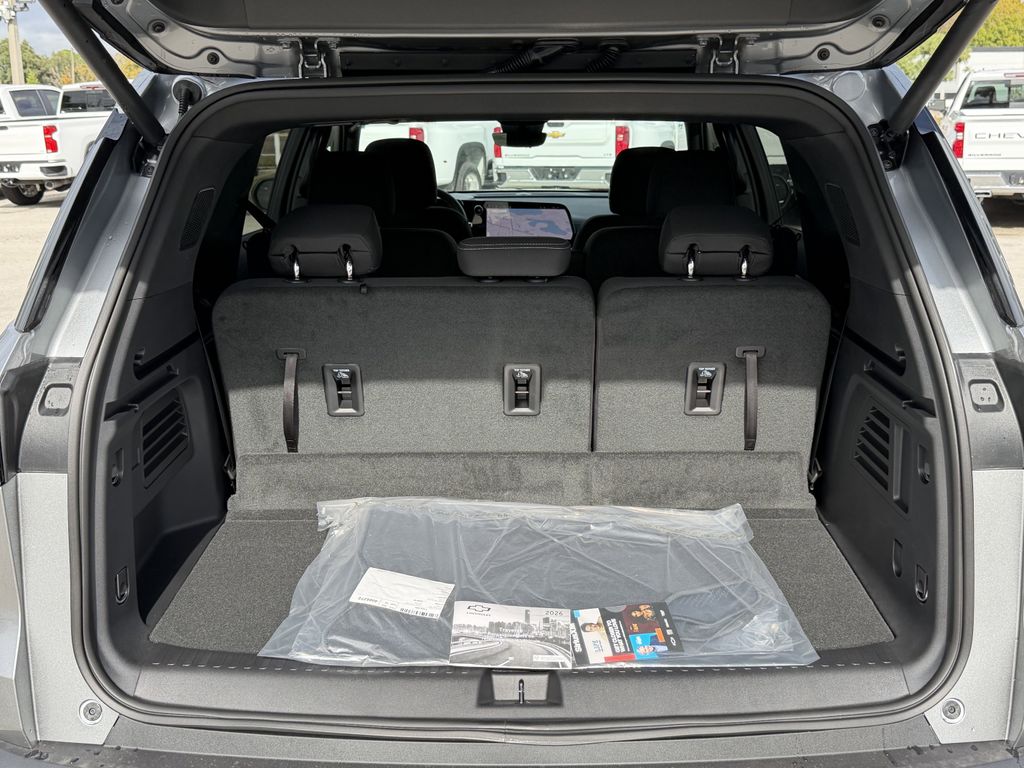 new 2026 Chevrolet Traverse car, priced at $39,395