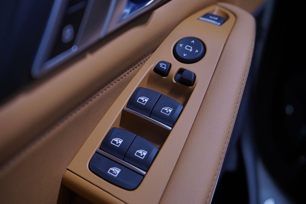 Thumbnail: 2026 BMW X5 - 11