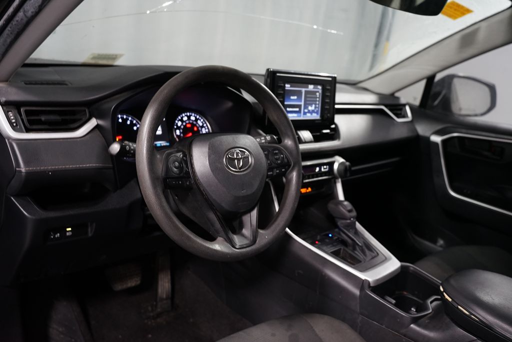 Thumbnail: 2022 Toyota RAV4 - 7