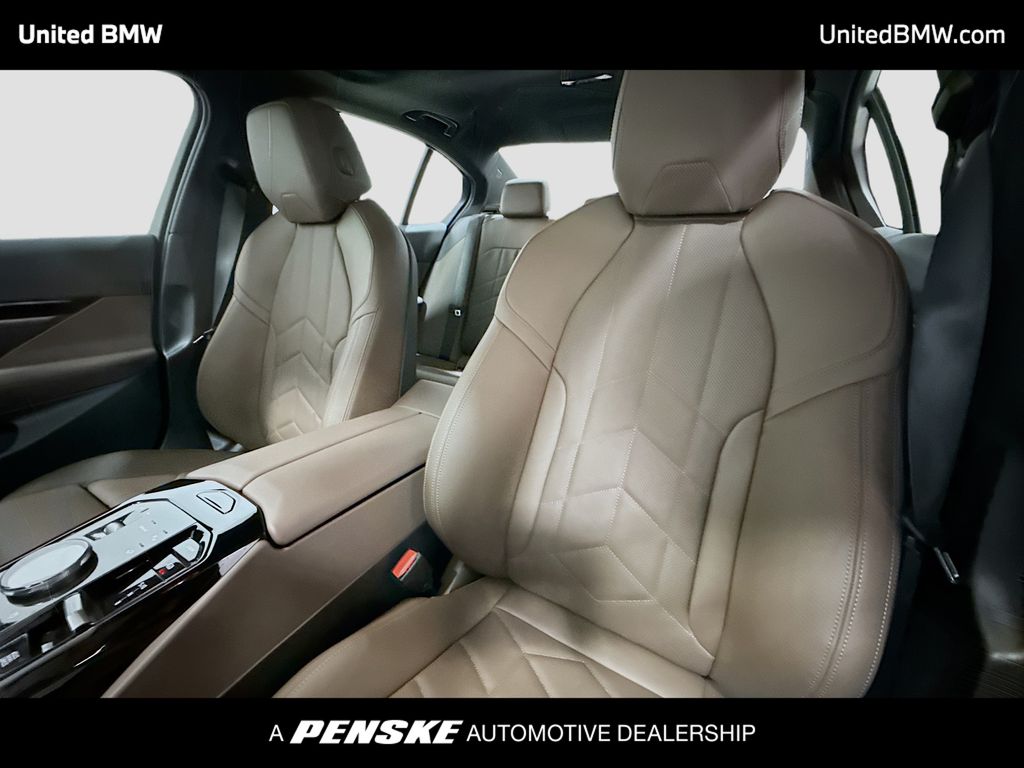 Thumbnail: 2026 BMW 5 Series - 5