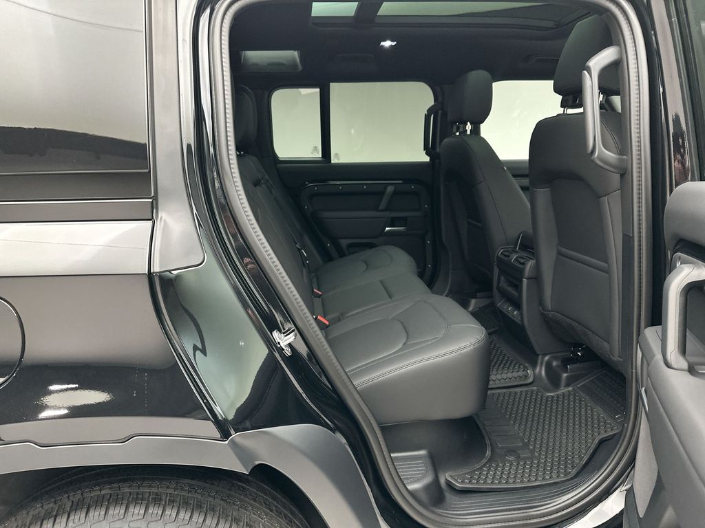Thumbnail: 2025 Land Rover Defender - 5
