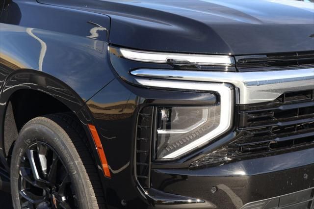 Thumbnail: 2026 Chevrolet Suburban - 3