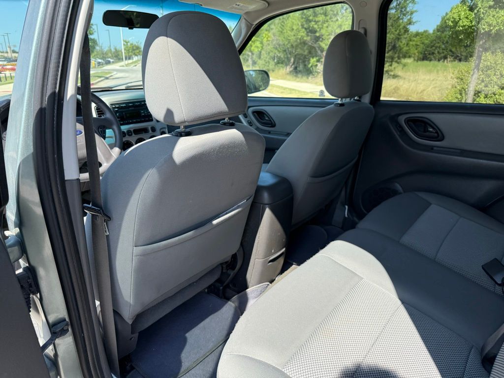 Thumbnail: 2006 Ford Escape - 12