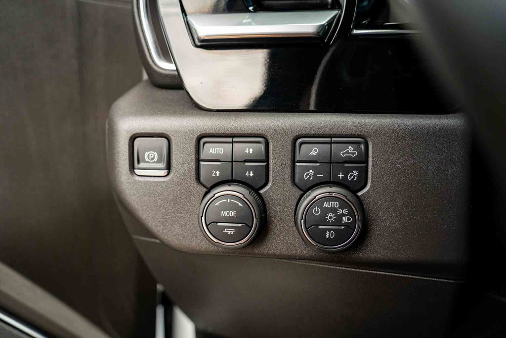 Used Car 2025 Chevrolet Silverado 1500  Lt Trail Boss For Sale Under $60,000 In Austin, Texas
