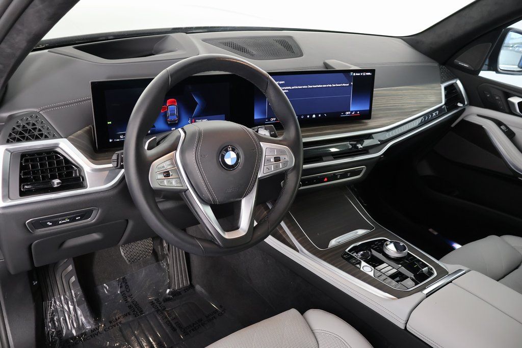 Thumbnail: 2025 BMW X7 - 7