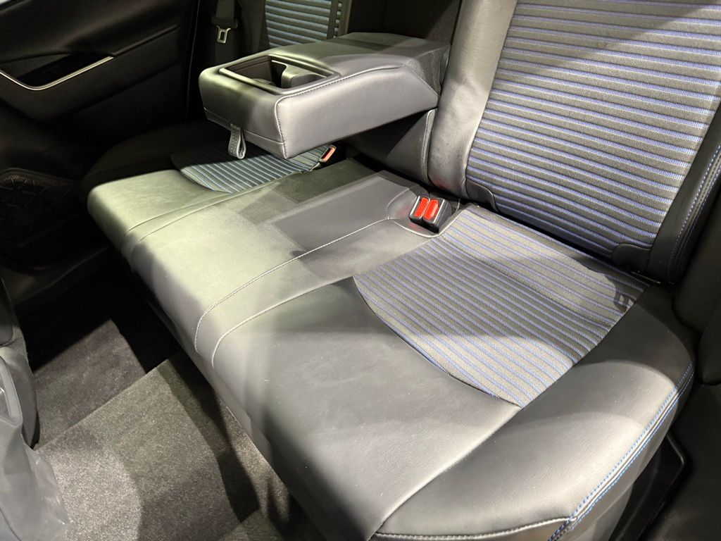 Thumbnail: 2023 Toyota RAV4 - 21