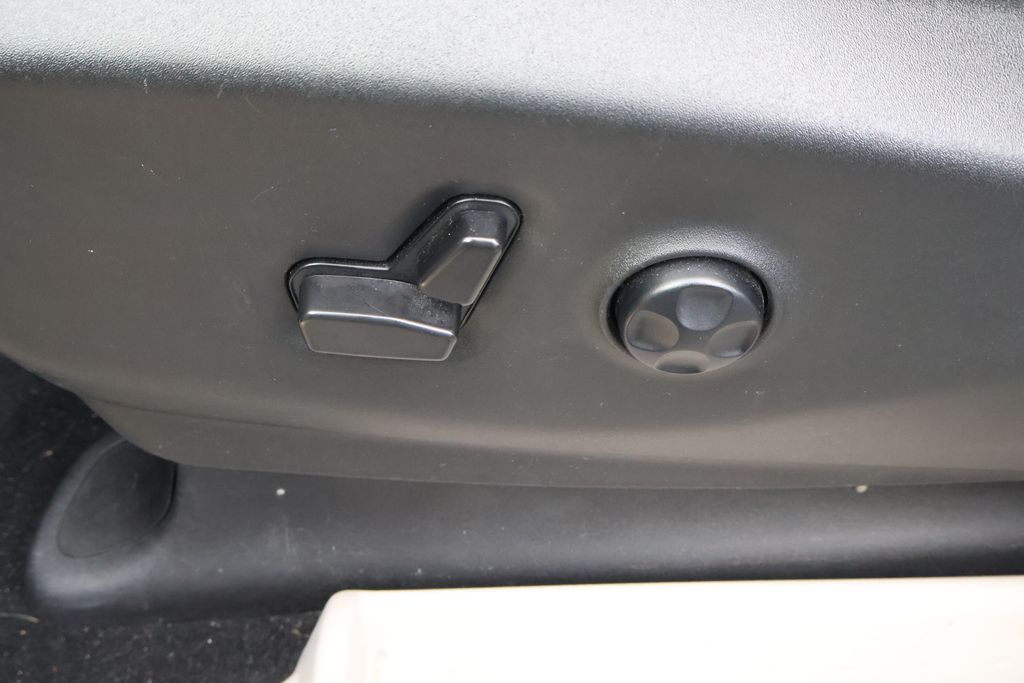 Thumbnail: 2024 Chrysler Pacifica - 15