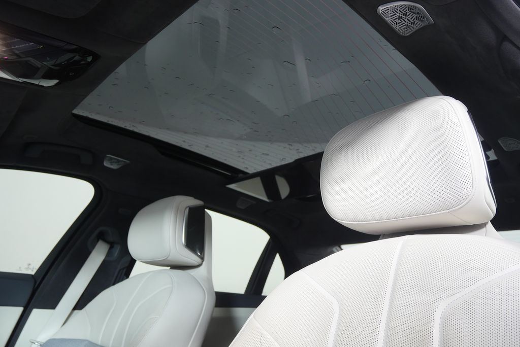 Thumbnail: 2023 BMW 7 Series - 14