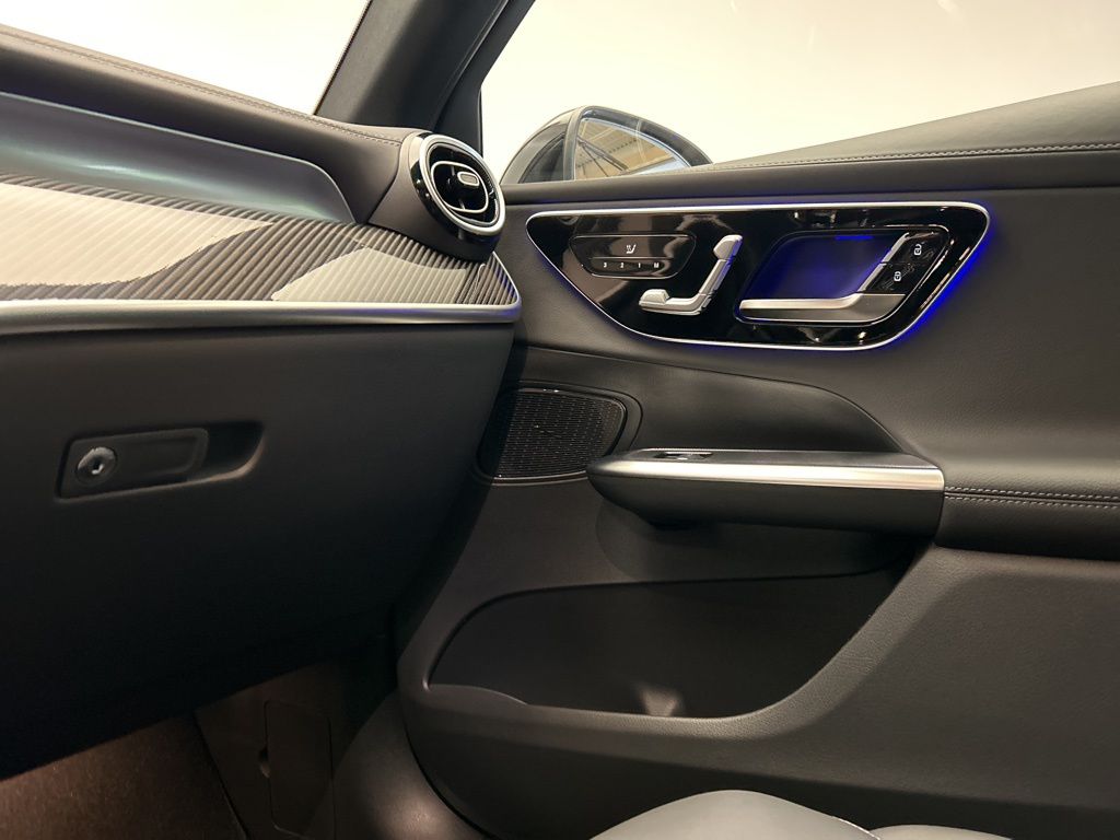 Thumbnail: 2026 Mercedes-Benz GLC - 20