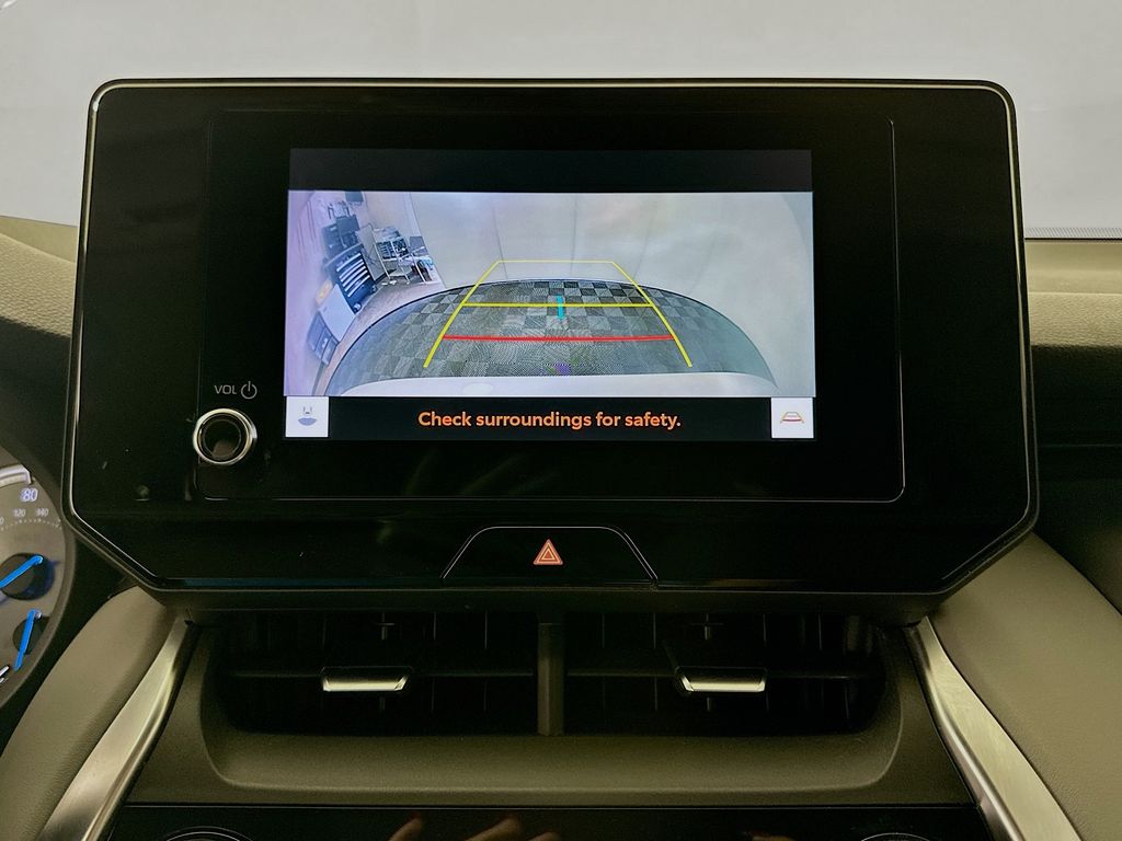 Thumbnail: 2023 Toyota Venza - 13