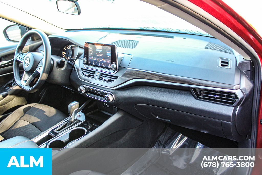 Used 2024 Red Nissan 2.5 SV image 22