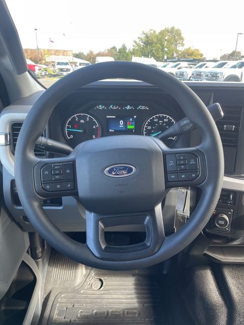 2025 Ford F-550 Chassis XL