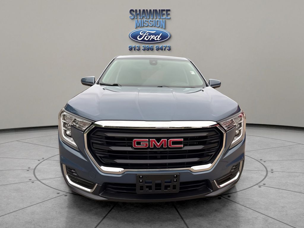 2024 GMC Terrain SLE photo