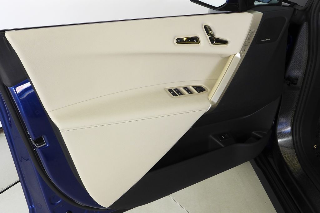 Thumbnail: 2023 BMW iX - 10