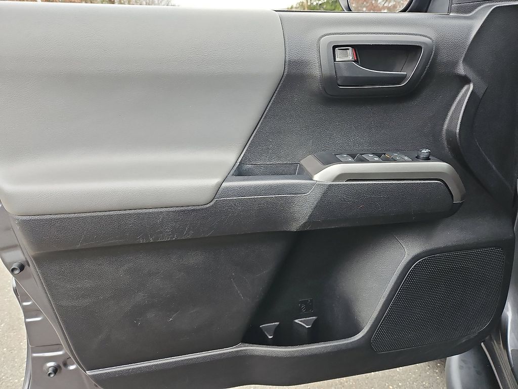 Thumbnail: 2023 Toyota Tacoma - 13