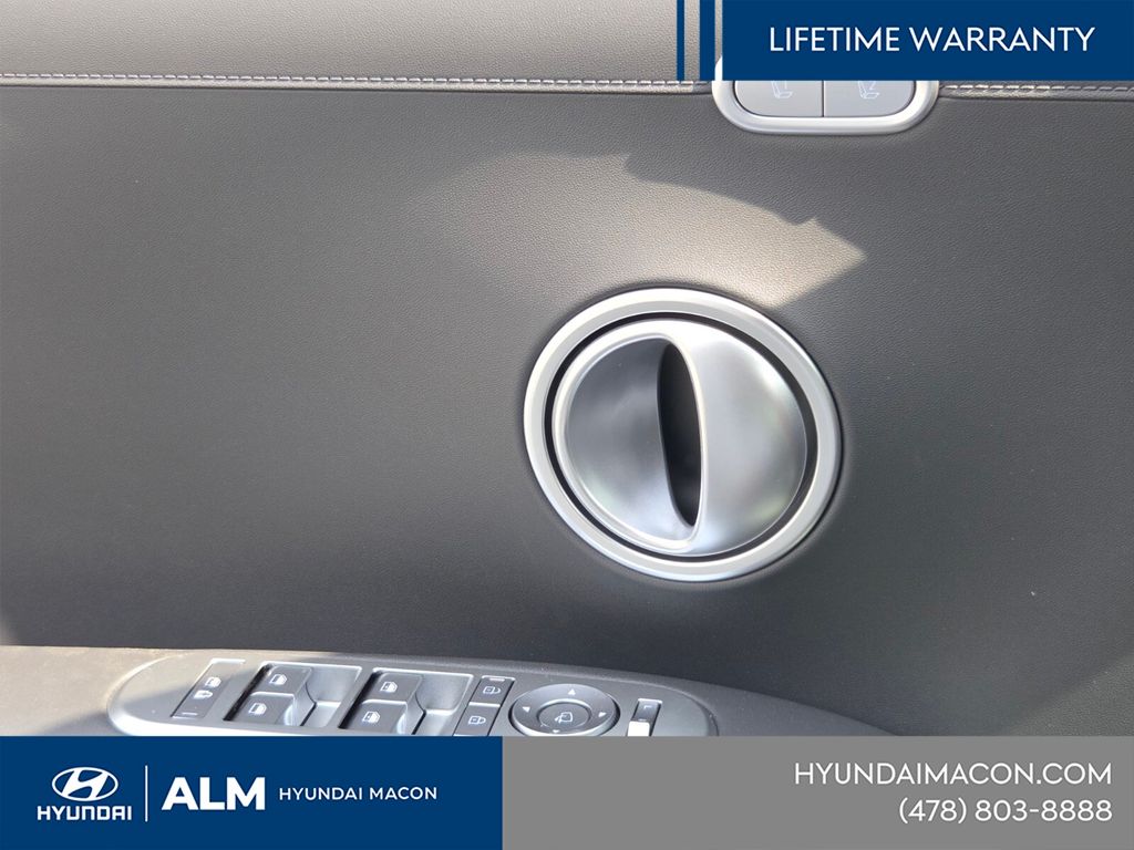 New 2026 White HYUNDAI SEL Premium image 29