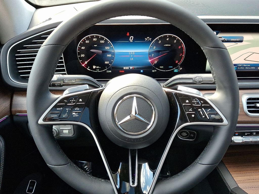 Thumbnail: 2026 Mercedes-Benz GLE - 14