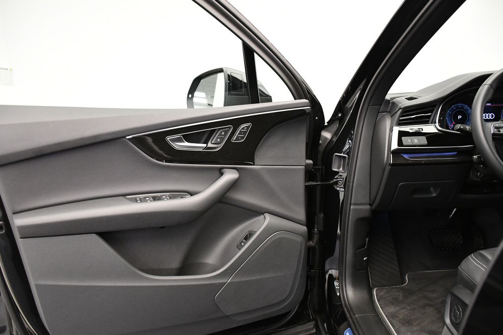 2025 Audi Q7 Premium 31