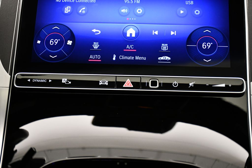 Thumbnail: 2024 Mercedes-Benz GLC - 28