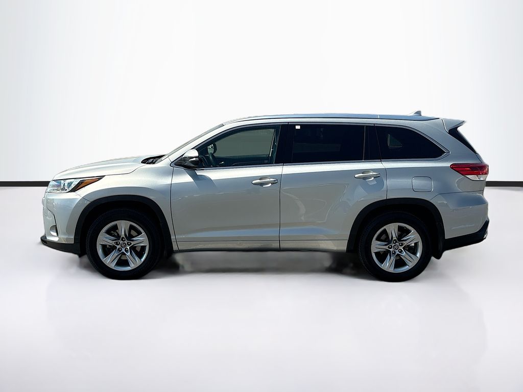 Thumbnail: 2017 Toyota Highlander - 8