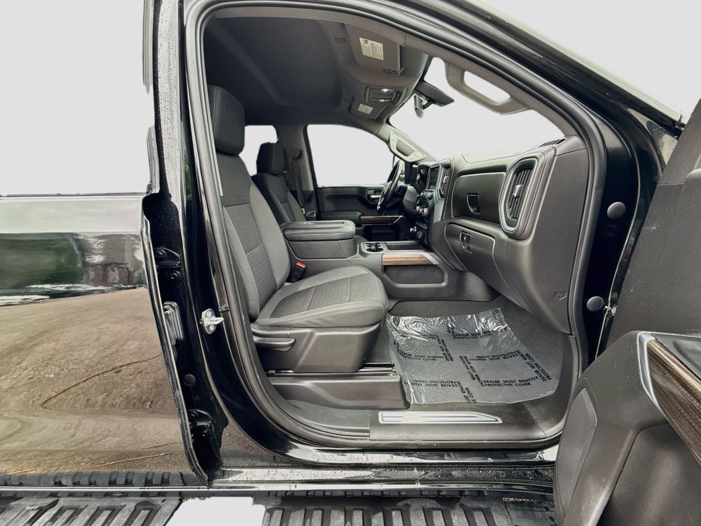 Used 2022 Black Chevrolet RST image 27