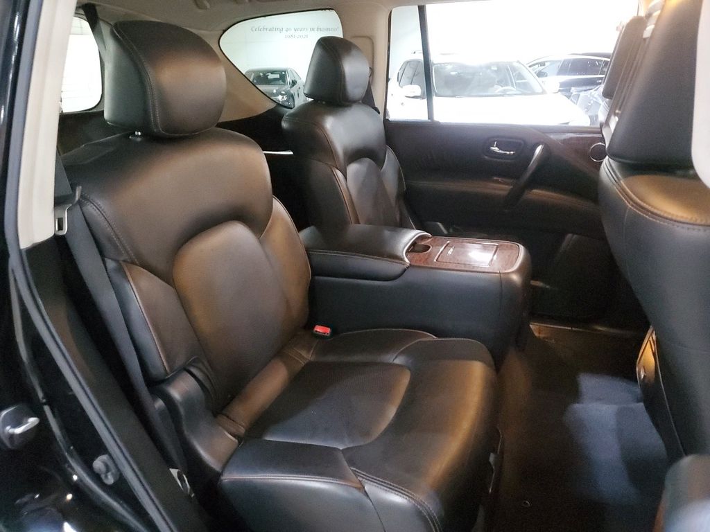 2017 Nissan Armada Platinum photo