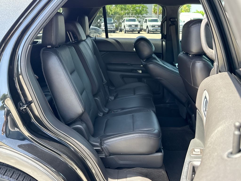 Used 2015 Black Ford XLT image 24
