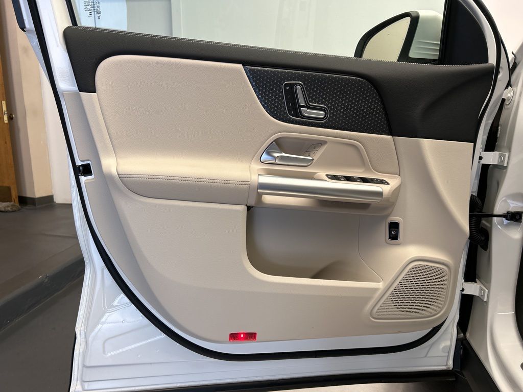 Thumbnail: 2025 Mercedes-Benz GLA - 11