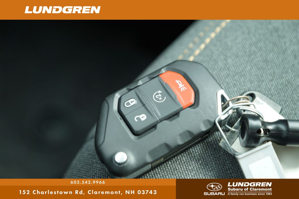 Used 2025 Jeep Wrangler SUV