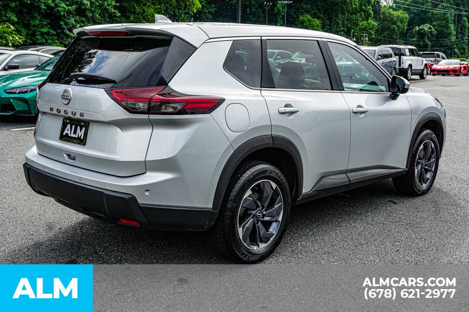 Used 2025 Silver Nissan SV image 5