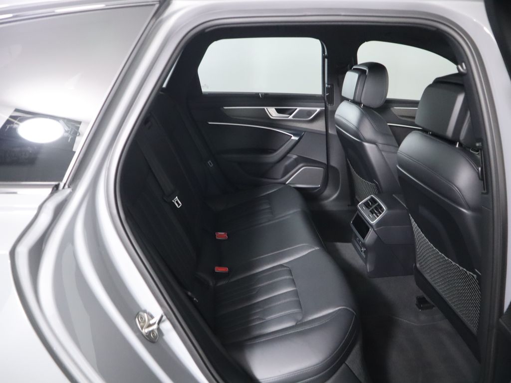 Thumbnail: 2022 Audi RS 6 - 23