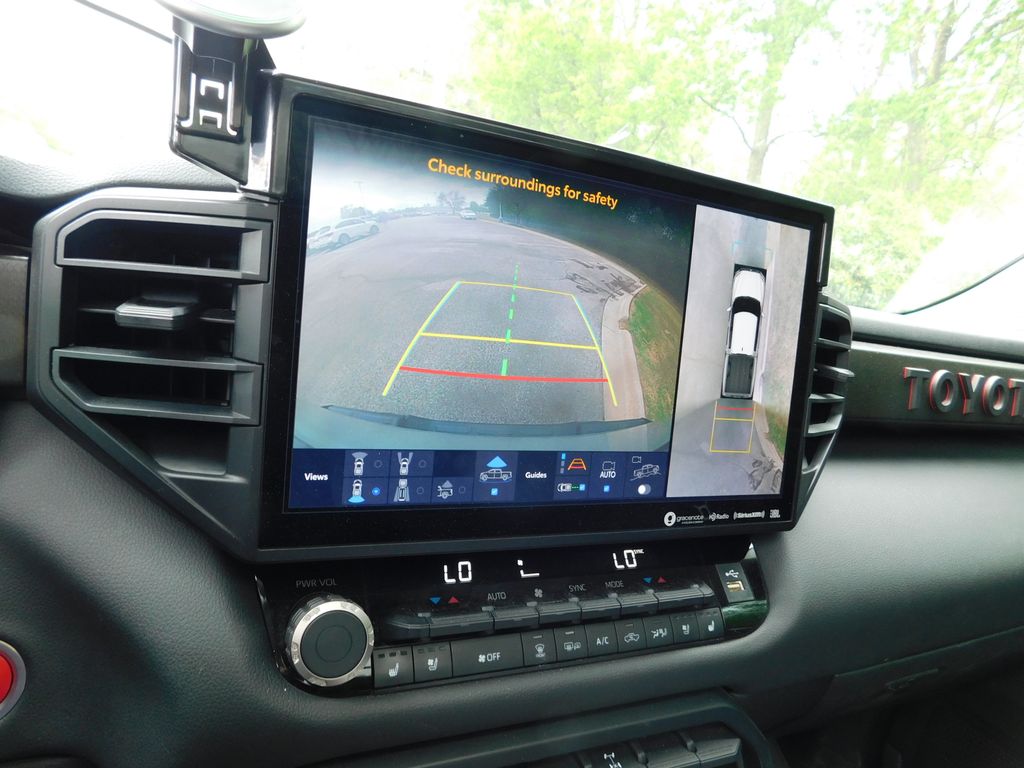 Thumbnail: 2022 Toyota Tundra - 11