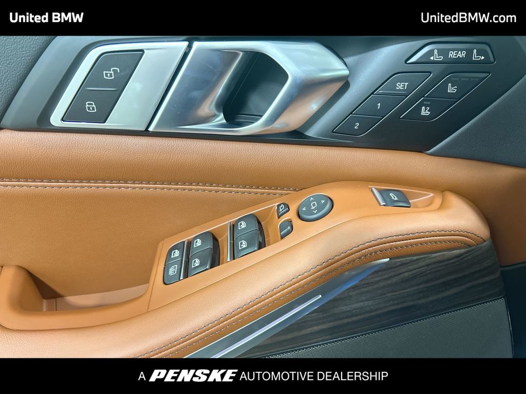 Thumbnail: 2026 BMW X7 - 11