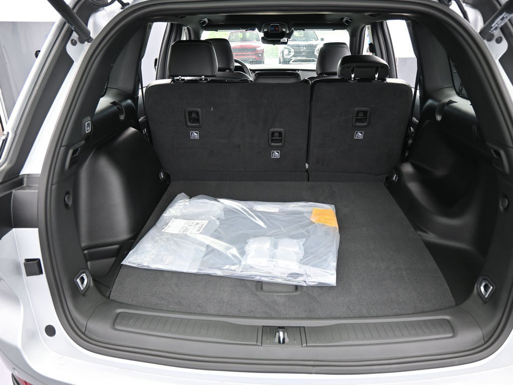 New 2025 Silver Zynith Jeep Limited image 34