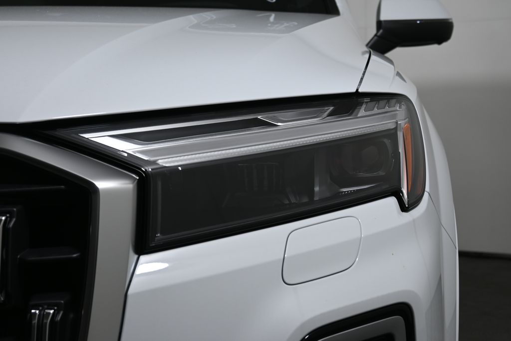 Thumbnail: 2025 Audi Q7 - 10