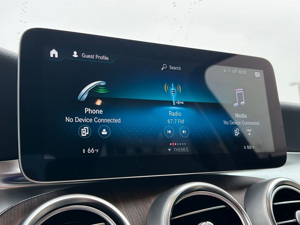 Used 2022  Mercedes-Benz GLC 300 image 24