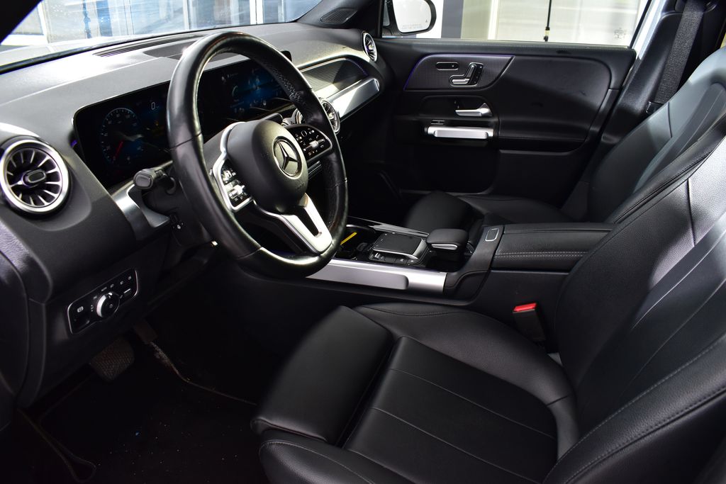 Thumbnail: 2022 Mercedes-Benz GLB - 13