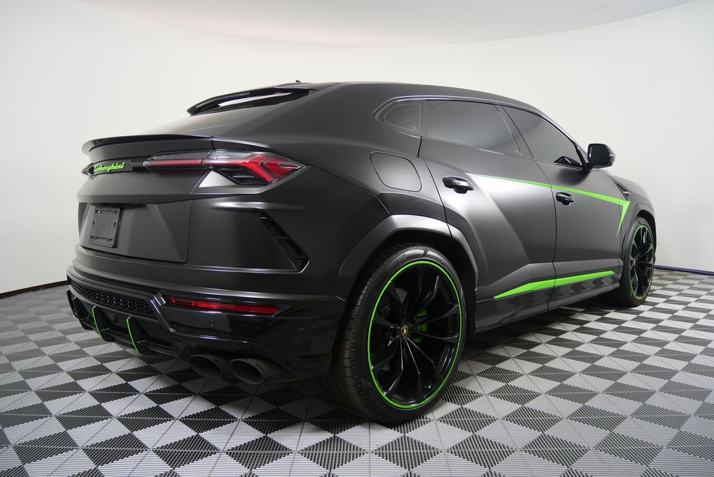 Thumbnail: 2020 Lamborghini Urus - 4