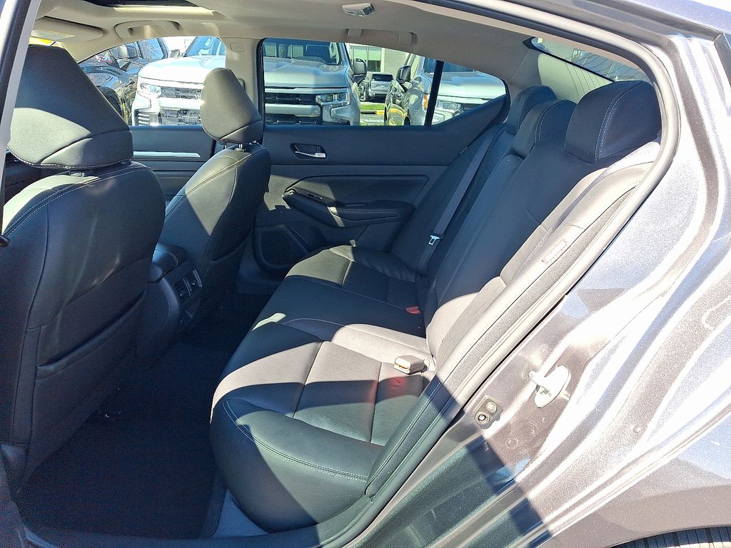 Thumbnail: 2021 Nissan Altima - 10