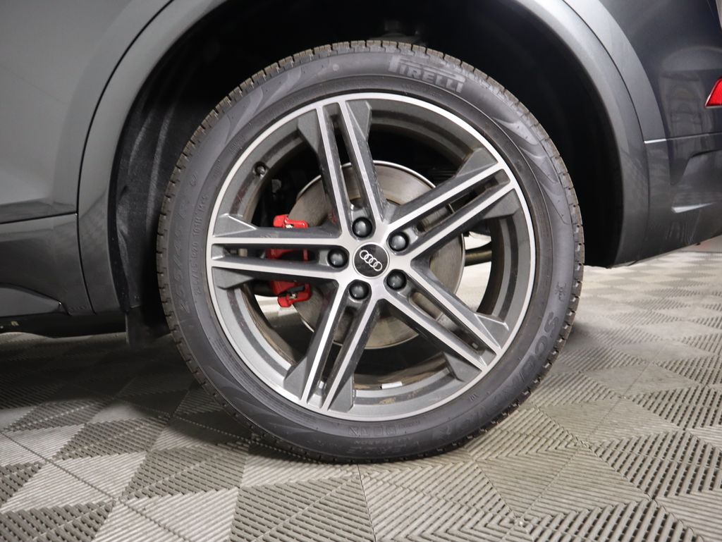 2025 Audi Q5  32