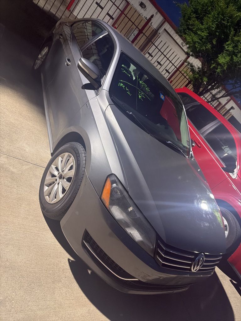 Gray 2015 Volkswagen Passat 1.8T Wolfsburg Edition FWD Sedan Front-Wheel Drive 6-Speed Automatic