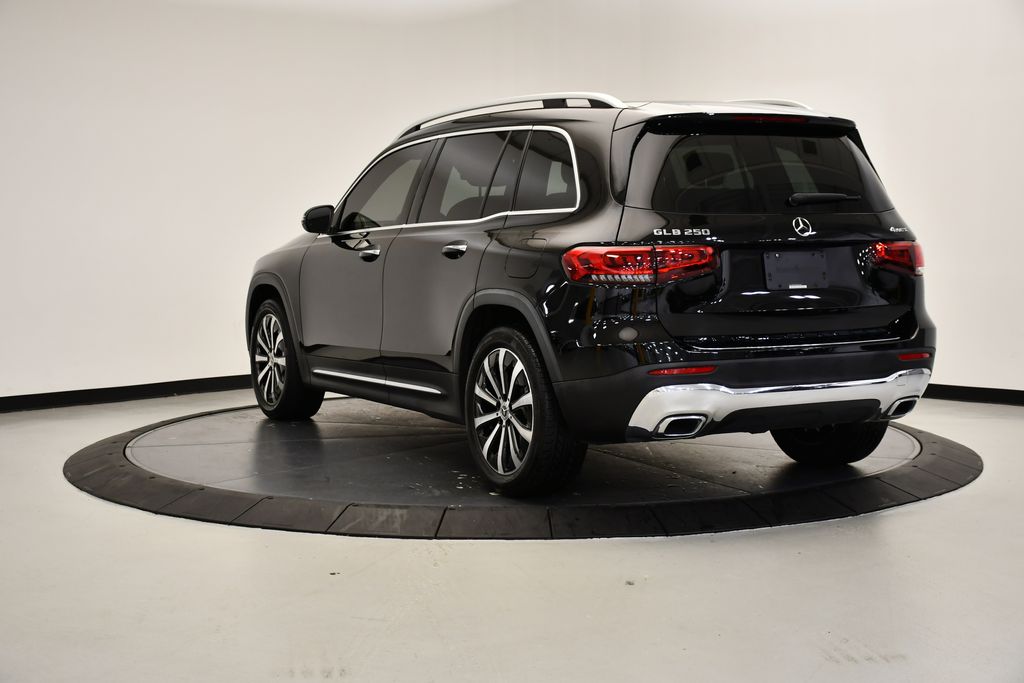 Thumbnail: 2022 Mercedes-Benz GLB - 3