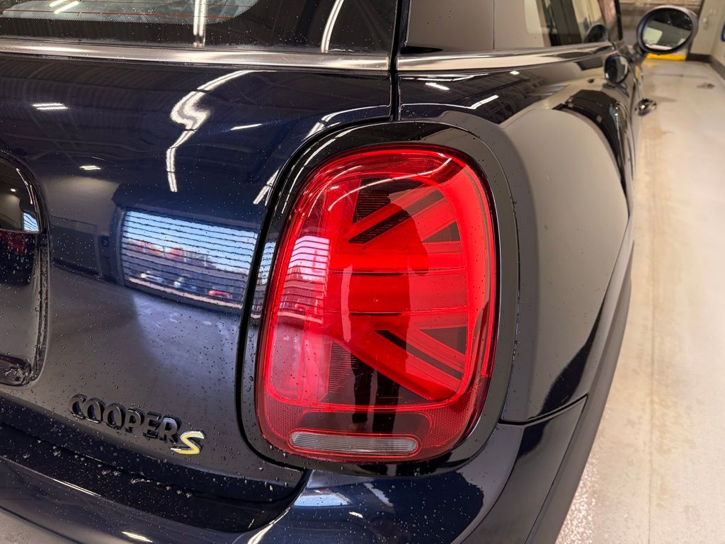 Thumbnail: 2023 MINI Cooper Hardtop - 5