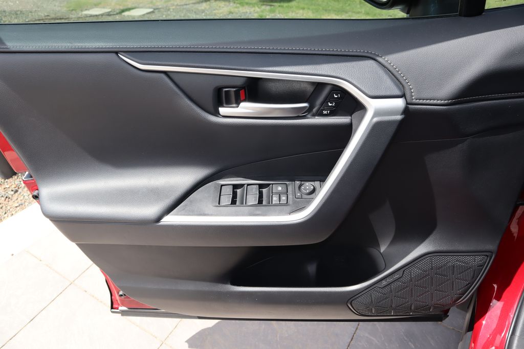 2025 Toyota RAV4 Limited 23