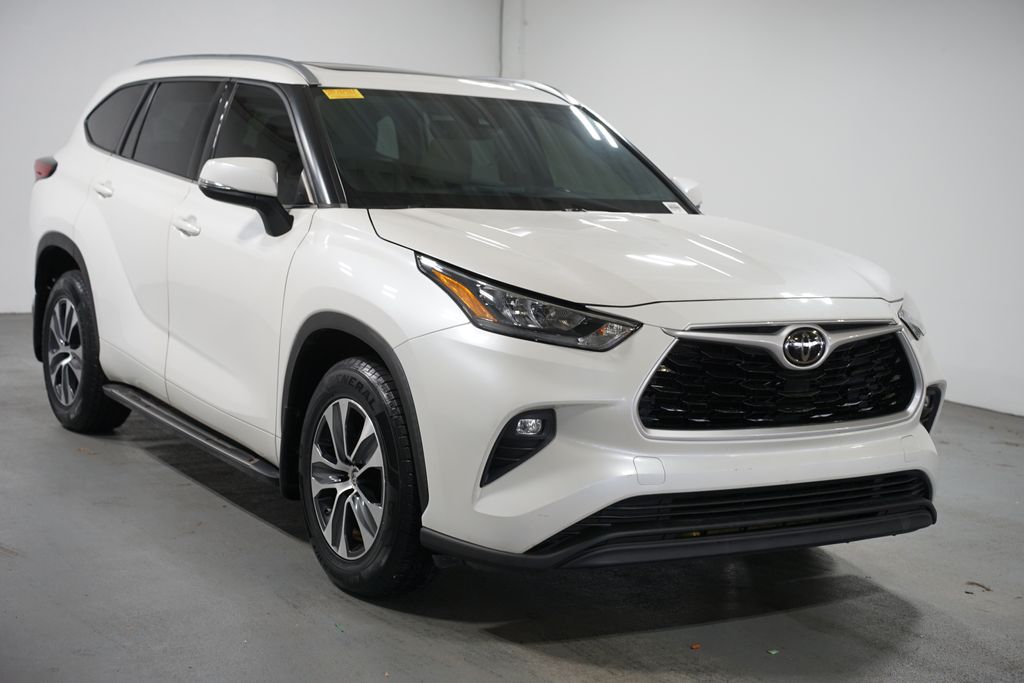 Thumbnail: 2020 Toyota Highlander - 3