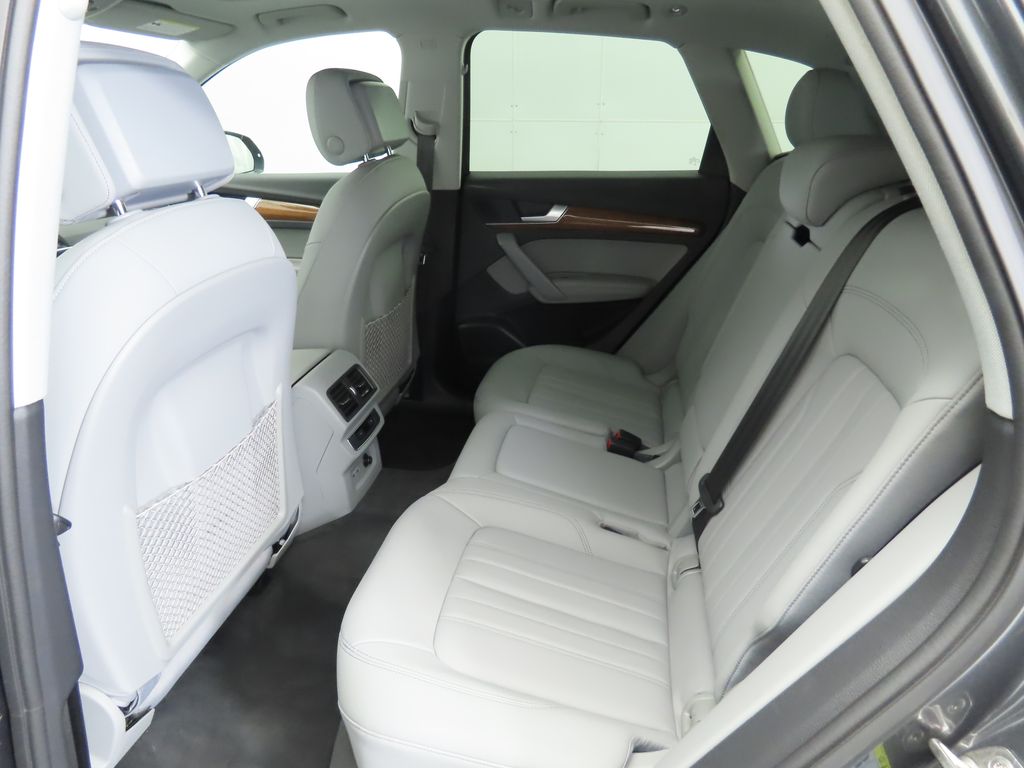 2022 Audi Q5 e Premium 21